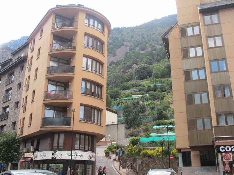 Андорра ла велья купить квартиру. Отели в горах Андорра ла Велья. Комуналь Андорра-ла-Велья.