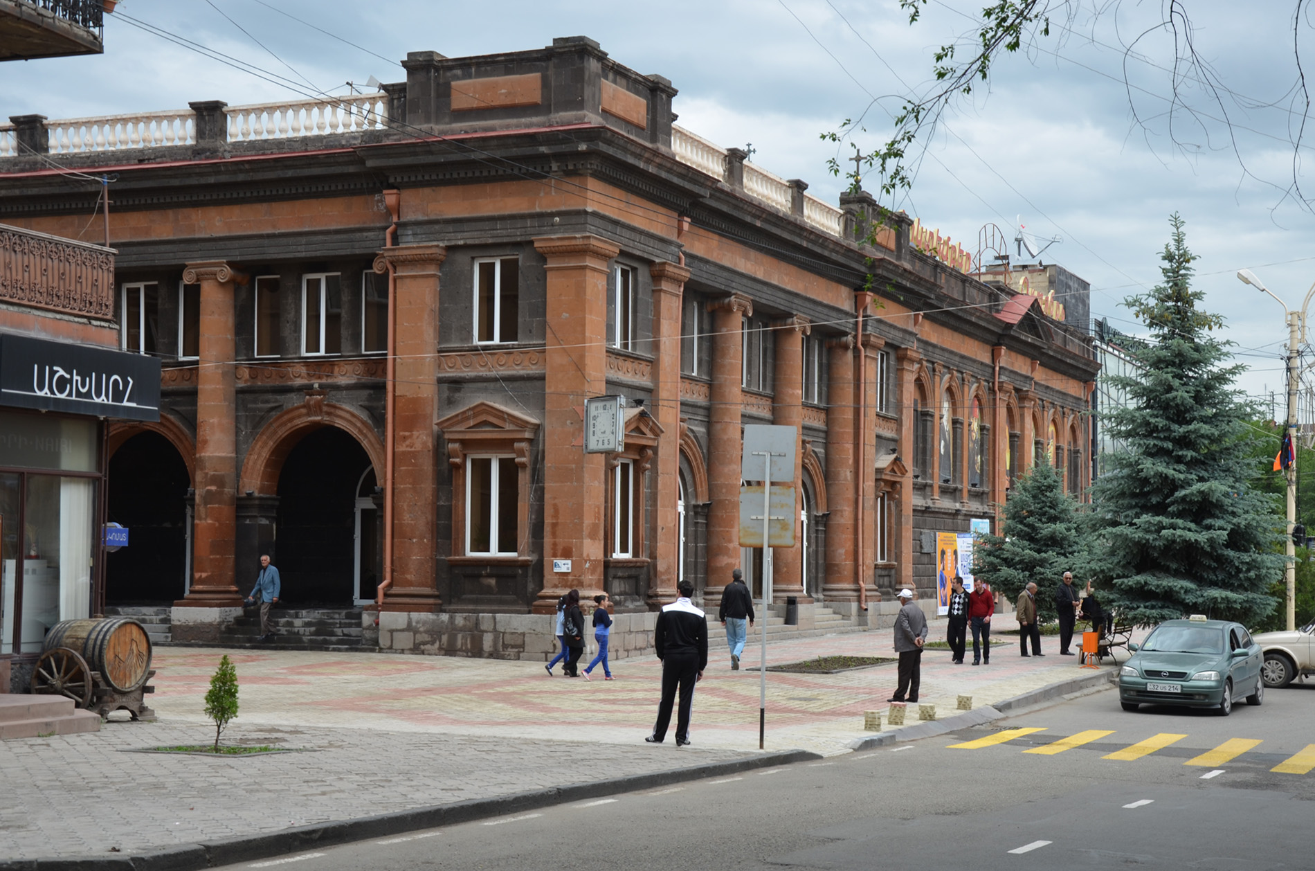 Памятники в Армении Гюмри