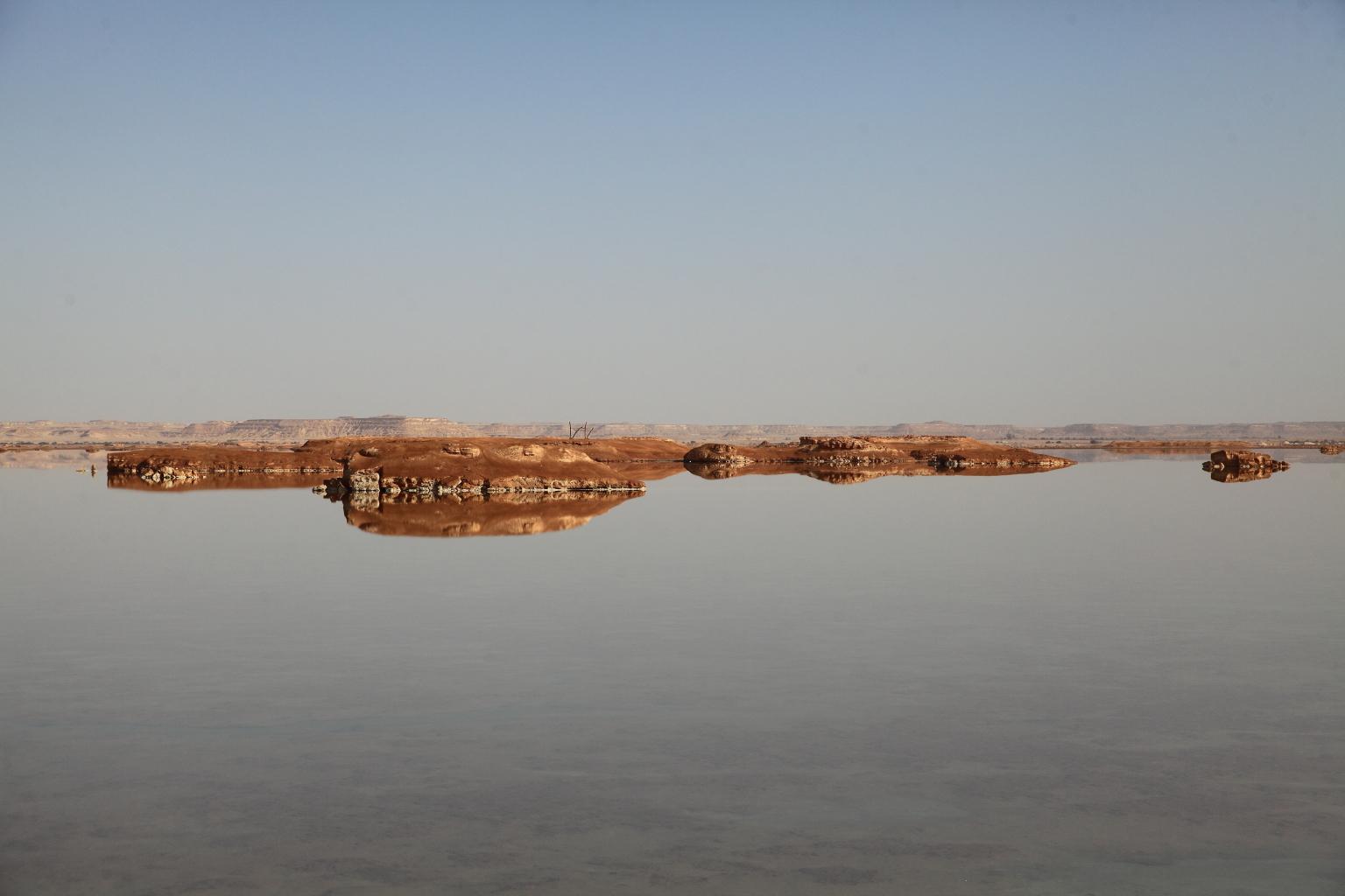 Фон водная гладь