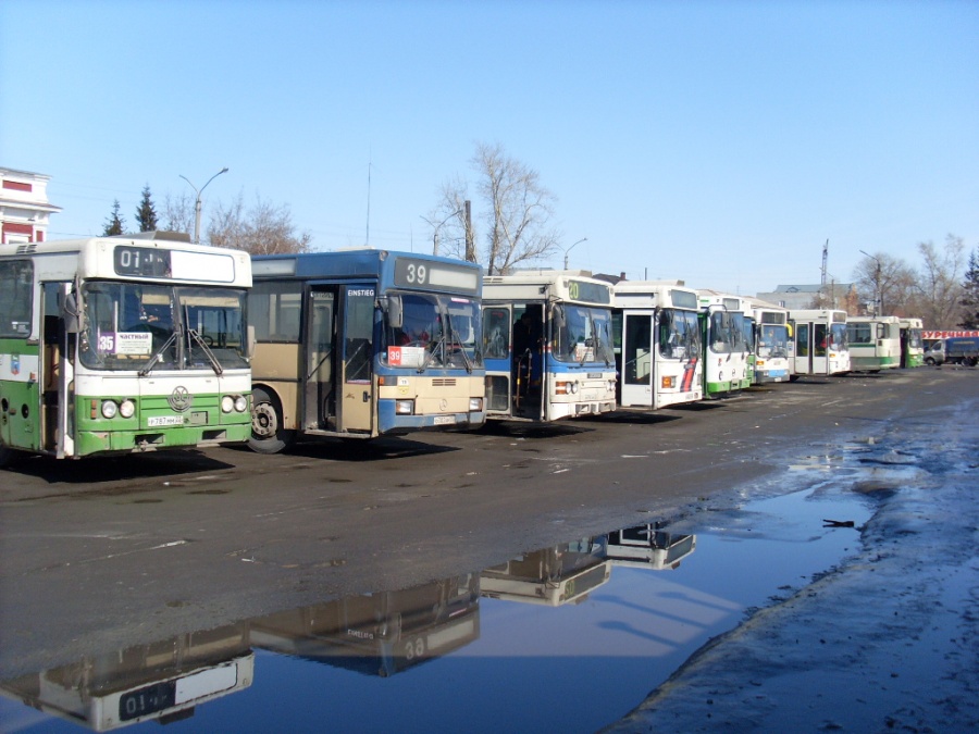 Площадь спартака барнаул. Автобус Барнаул 1 автобусное депо. Площадь Спартака Барнаул остановка. Площадьспарттака Барнаул фото.