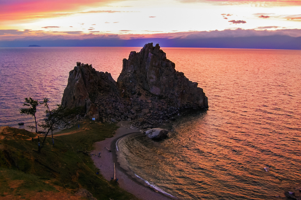 Шаманская скала на Ольхоне