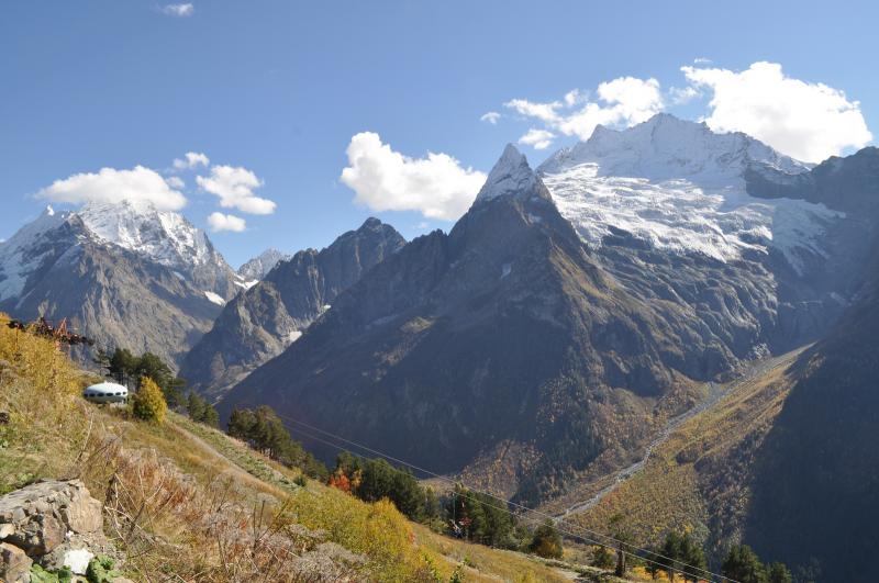 Домбай фото туристов летом