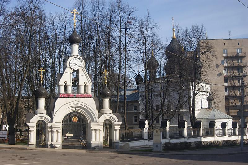 Церкви проспекта. Церковь Казанской Божией матери Иваново. Храм на Шереметьевском проспекте Иваново. На Шереметьевском проспекте, Церковь Казанской иконы Божией матери. Ивановл часовня Шереметевский.