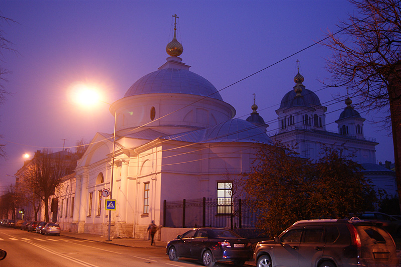 Казанский монастырь. Казанский собор ночью Ярославль. Казанский монастырь Казань ночью. Kazan Monastery Ярославль. Казанский монастырь Ярославль картины.