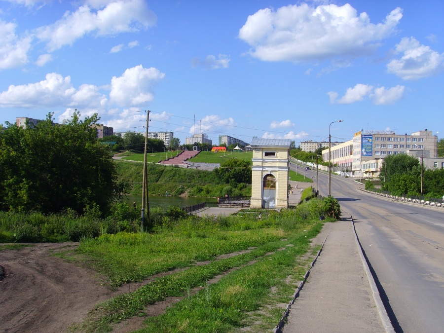 Улицы каменска уральского. Каменка Каменск Уральский плотина. Пушка Каменск-Уральский у плотины. Каменск-Уральский Ленинский поселок. Бараба Каменск-Уральский.