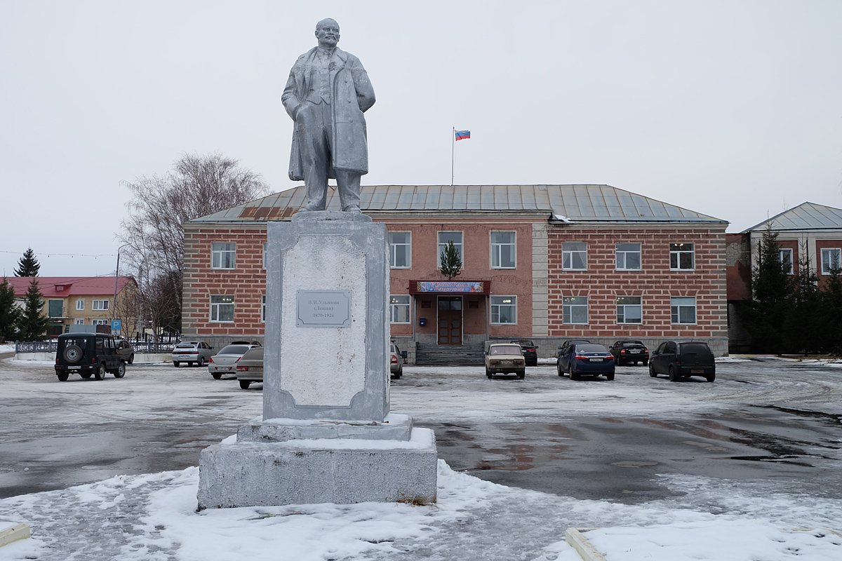 Барыш город в ульяновской. Карсун Ульяновская область. Памятник Ленину в Карсуне. Поселок Карсун. Ульяновская область посёлок Карсун.