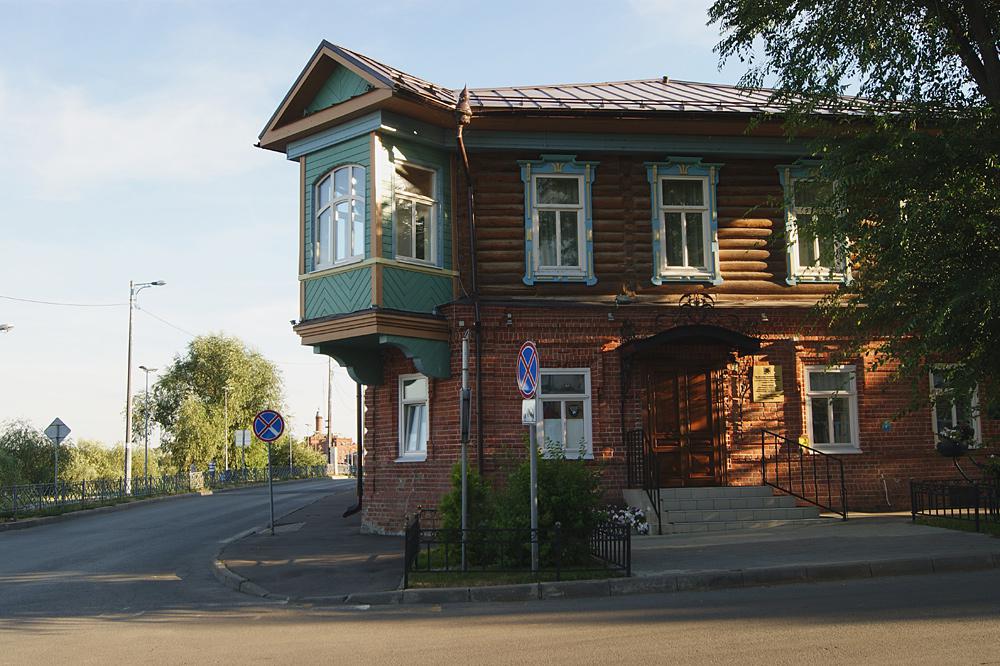 Казанский дом. Дом купца в Казани. Купеческий дом Казань. Деревянное зодчество Казани. Дом купца Вениаминова.