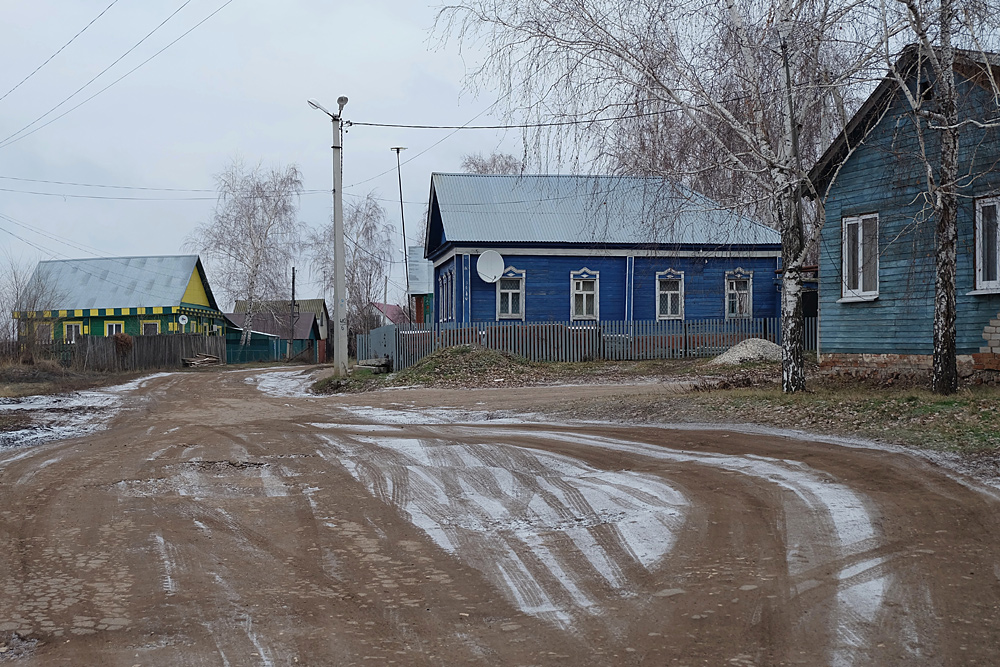 Погода на месяц кинель черкассы самарская область. Село Кинель-Черкассы Самарская область. Частный сектор Междуреченск возле церкви. Кинель-Черкассы Самарская область фото. Фото Кинель Черкассы старинные.