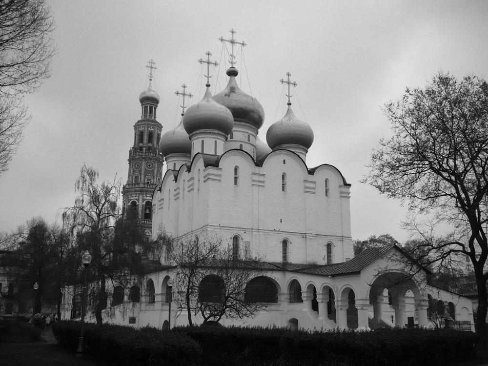 Смоленский новодевичий монастырь. Смоленский собор Новодевичьего монастыря. Смоленский собор в Новодевичьем монастыре в Москве 16 век. Новодевичий монастырь в Москве 1525.