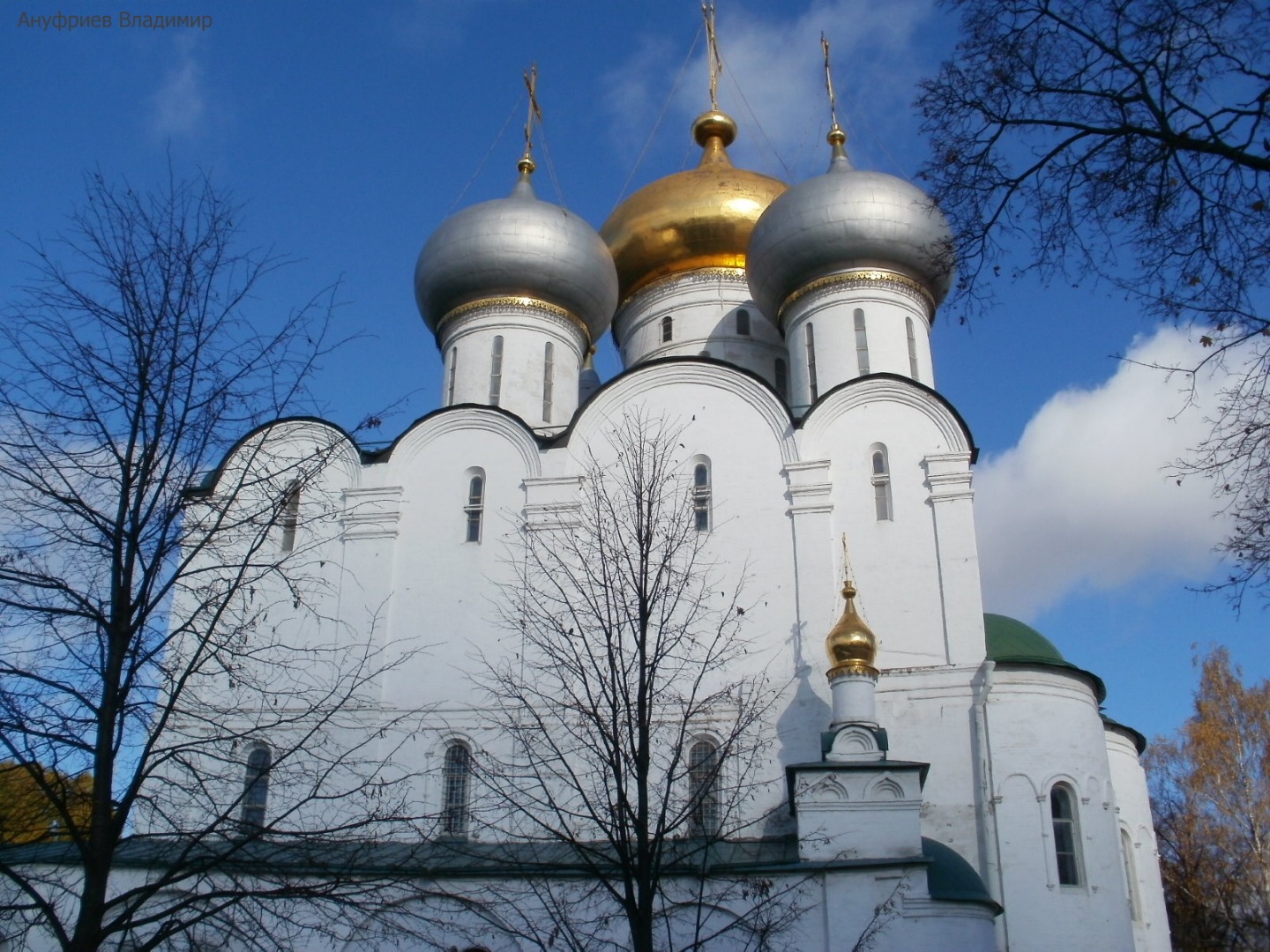 Смоленский собор Новодевичьего монастыря внутри