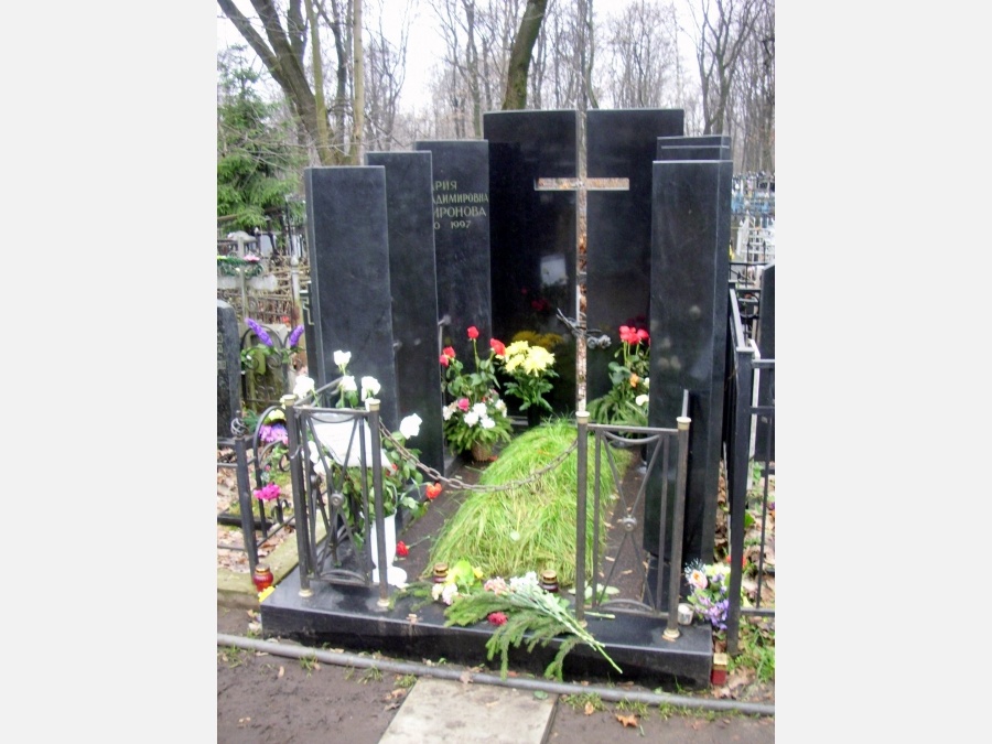 На каком кладбище похоронен миронов. Могила Андрея Миронова на Ваганьковском кладбище. Ваганьковское кладбище могила Миронова.