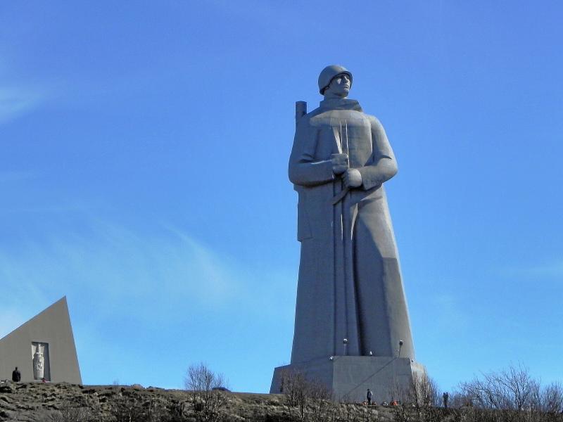 Памятник алеша в мурманске фото и история