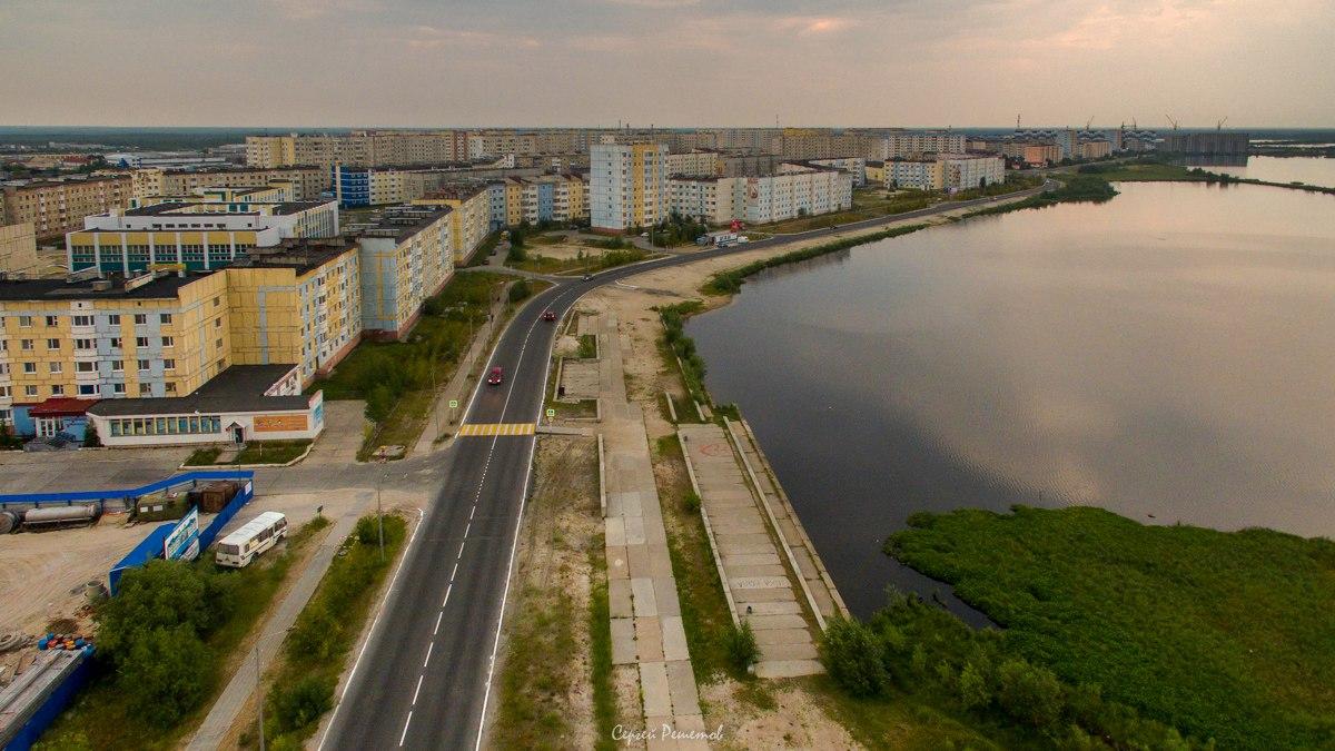 Город надым. Город Надым Ямало-Ненецкий автономный округ. Улица набережная Надым. Муниципальное образование город Надым. Ямал город Надым.