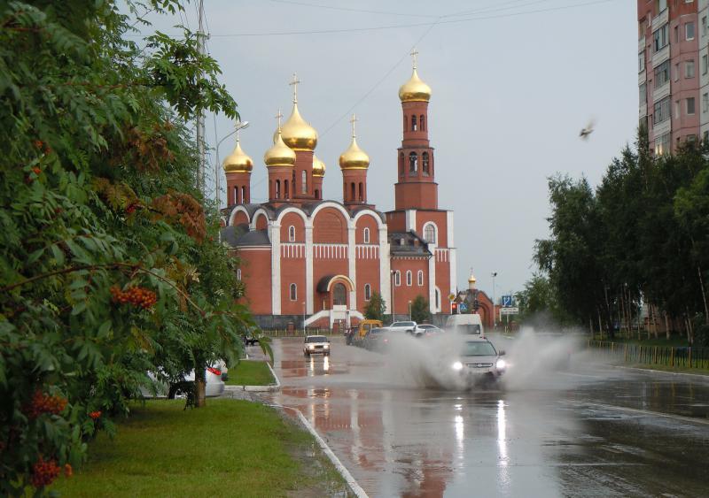 Храм Рождества Христова Нижневартовск осенний