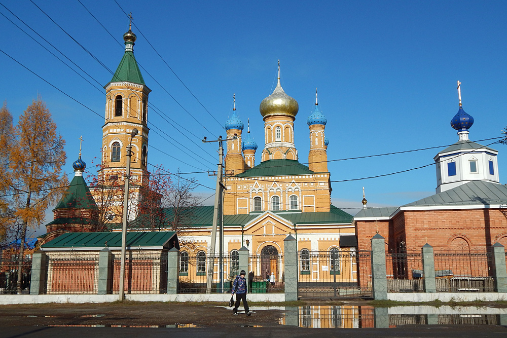 Церковь возле стадиона Оренбург в Оренбурге