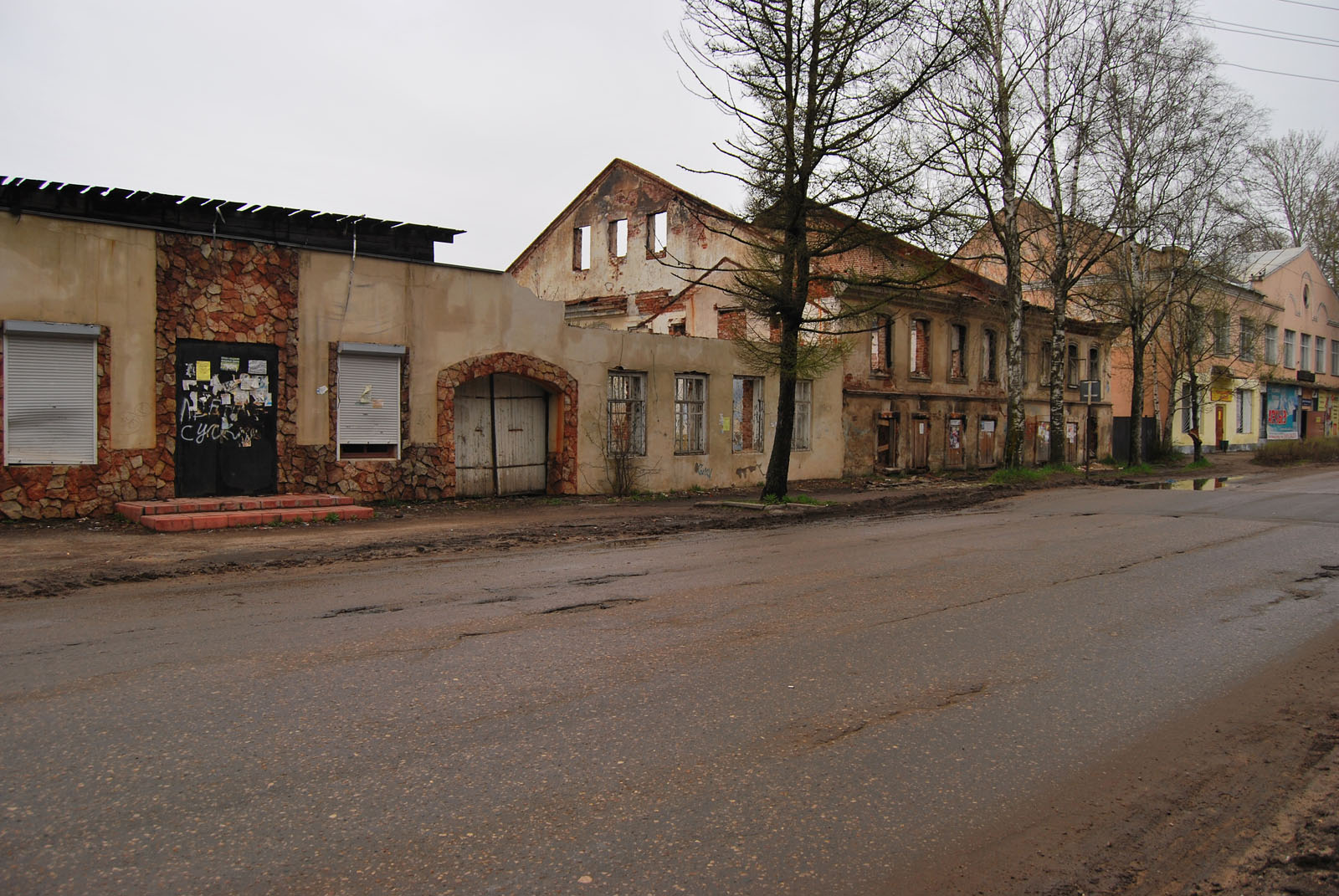 Погода в осташкове. Осташков в 90-е. Осташков Тверской области. Тюрьма города Осташкова. Осташков торговые ряды.