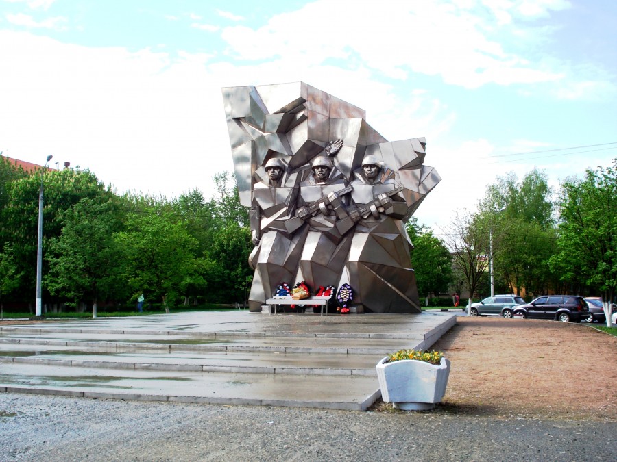 Памятник подольским курсантам подольск фото