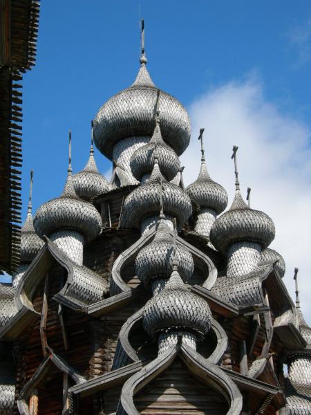 Знаменитый серебряный. Купола Преображенской церкви. Серебряные купола церкв. Церковь с серебряными куполами.