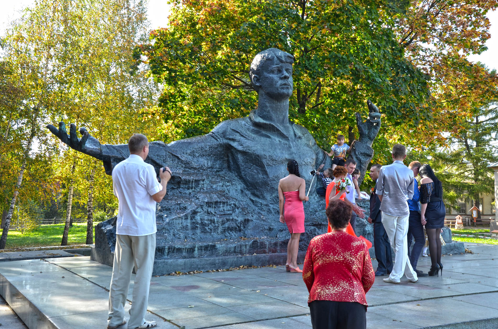 Памятник Есенину в Рязани