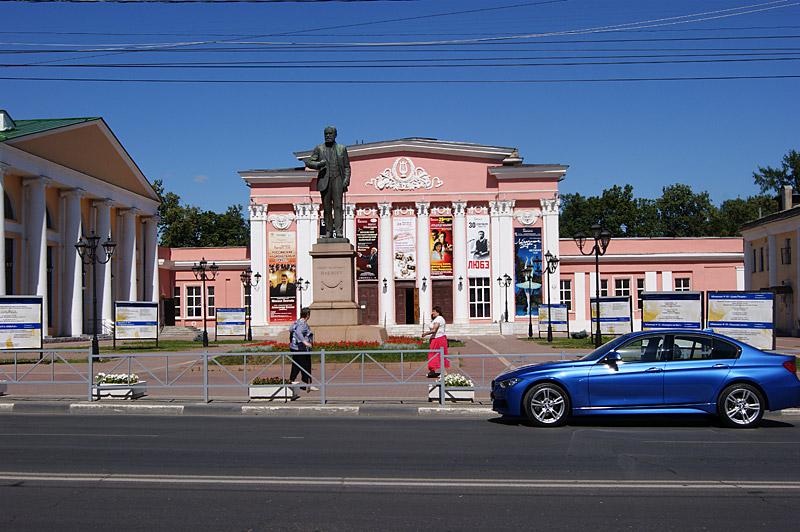 Рязань рядом. Филармония Рязань. Центр Рязани улица Ленина. Площадь Советская Рязань. Филармония торговые ряды Рязань.