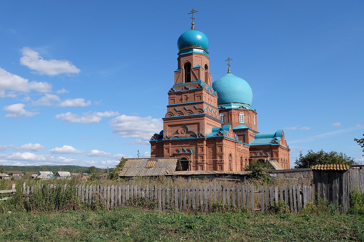 Погода в самарской обл. Храмы Самарской области. Осинский храм Самарская область. Храм Казанской иконы каменный брод Самарская область. Церковь в Трубетчино Самарская область.