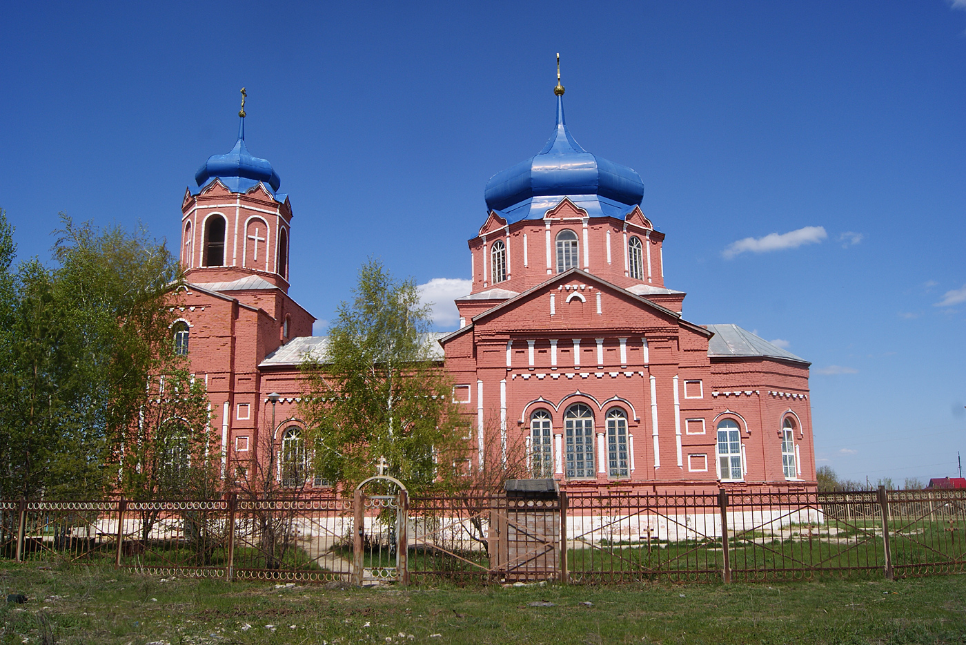 Красный саратовская область. Церковь Архангела Михаила Маянга. Храм Маянга Саратовская область. Маянга Балаковский район. Церковь Михаила Архангела в Саратовской области.