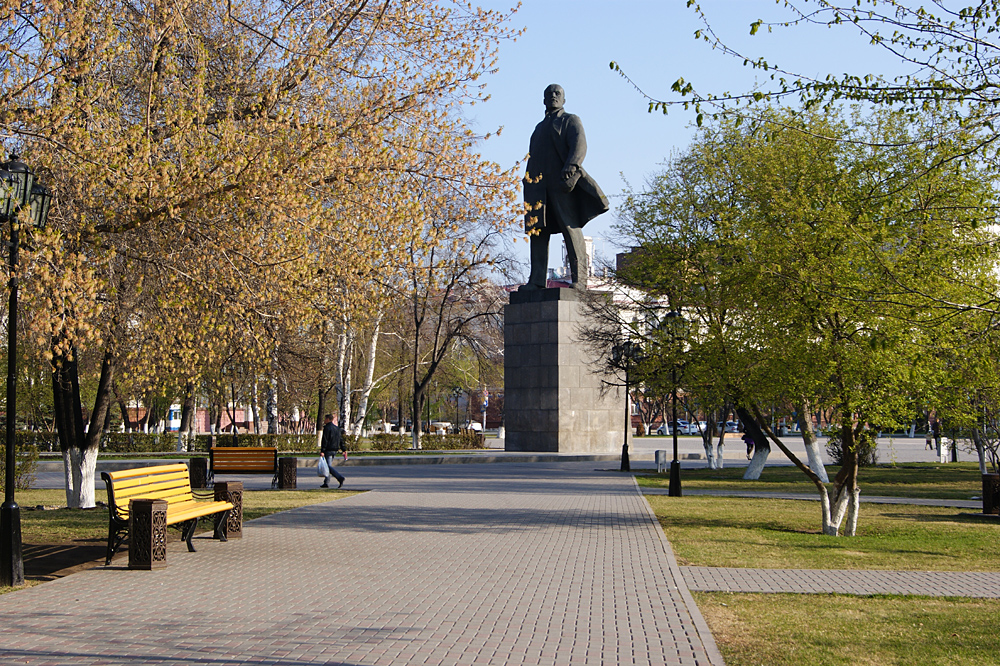 Центральная площадь тюмень. Площадь Ленина Тюмень. Памятник Ленину в Тюмени. Город Тюмень Центральная площадь.