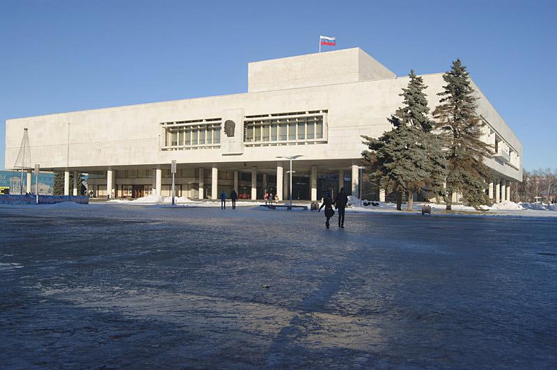 Ленинский мемориал ульяновск. Ленинский мемориал Ульяновск 1970. Ленинский мемориал набережная Ульяновск. Лен мемориал Ульяновск. Ульяновск мемориал и Волга.