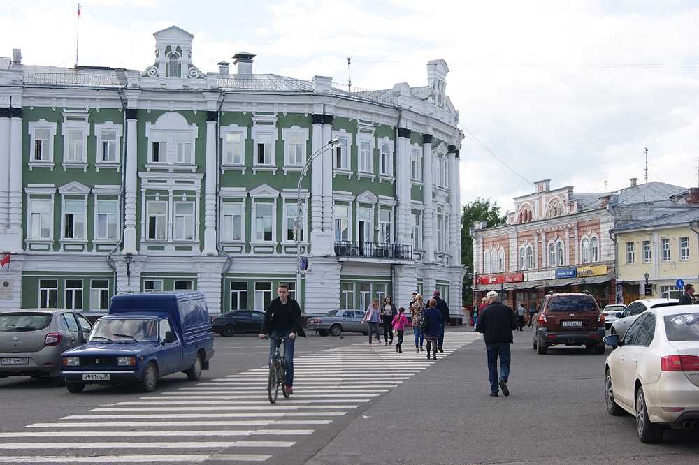 Почти напротив. Гостиница Эрмитаж Вологда. Вологодский Эрмитаж.