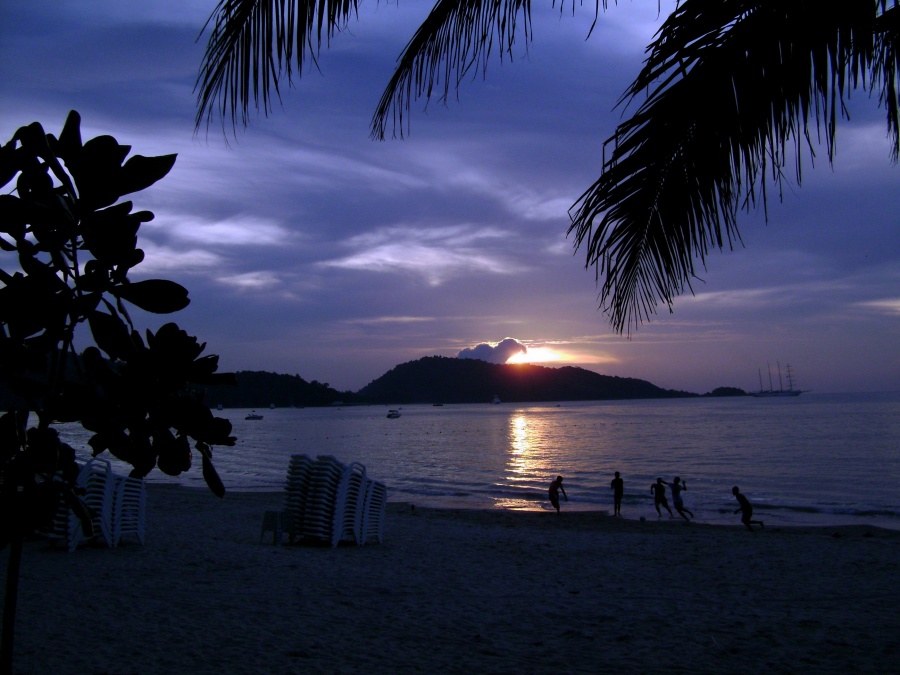 Бангкок вечером. Патонг закат. Ночной пляж Патонг. Бангтао Пхукет ночь. Тайланд ночью.