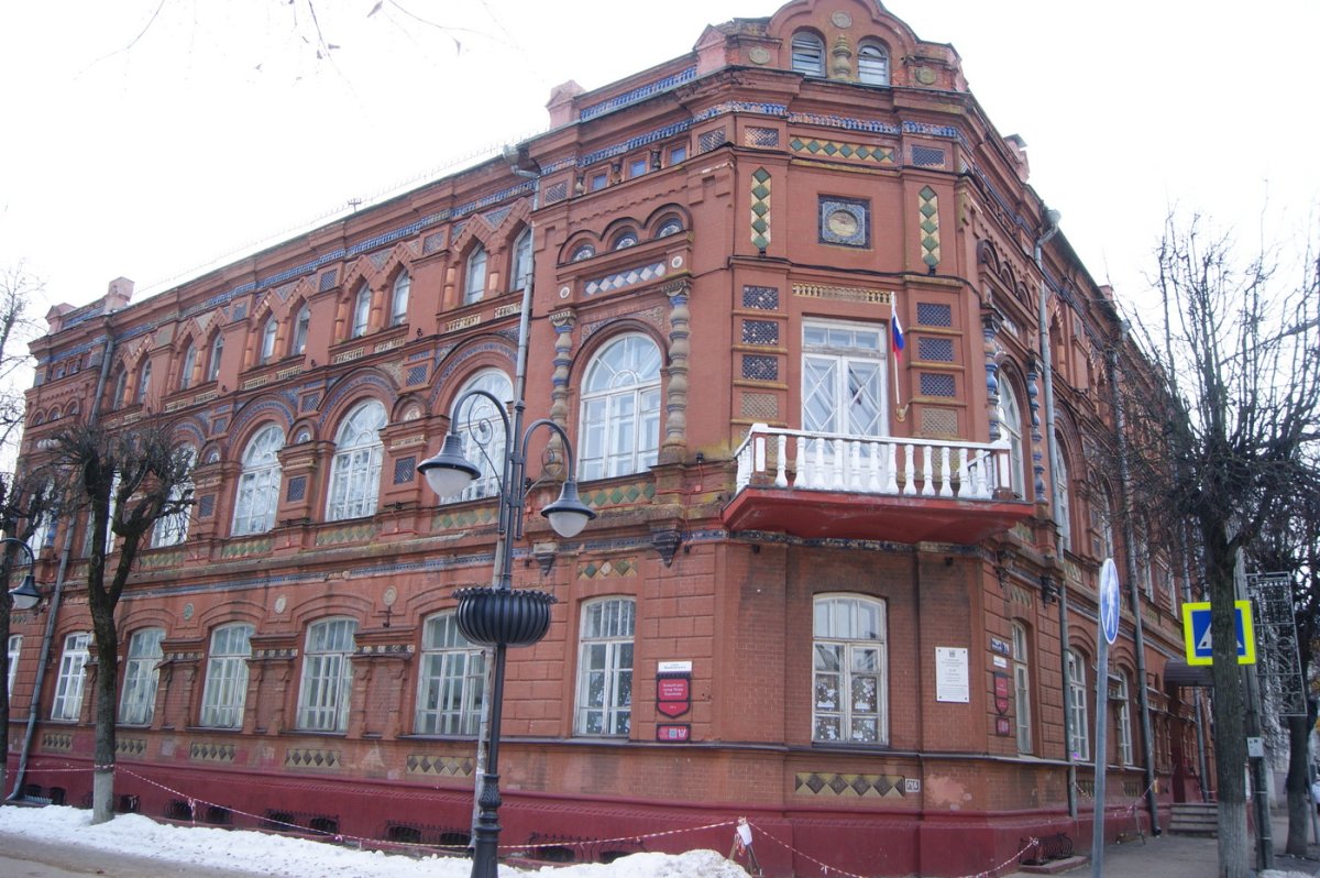 Смоленск. Бывший дом купца Будникова, основателя керамического производства в Смоленске. Россия - Смоленск. Фото №24