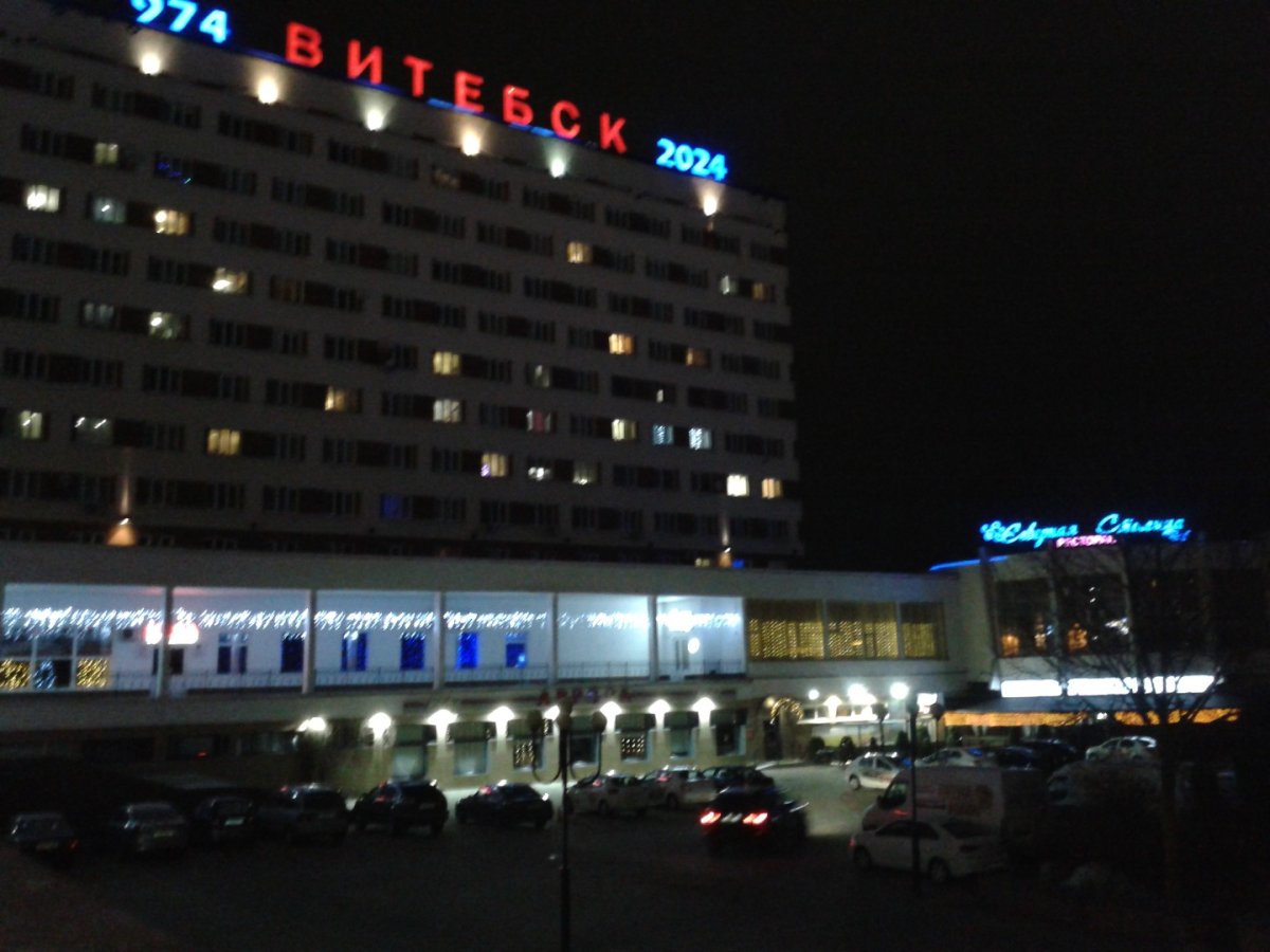 Витебск. Но все же современных зданий в центре города больше. Белоруссия - Витебск. Фото №10