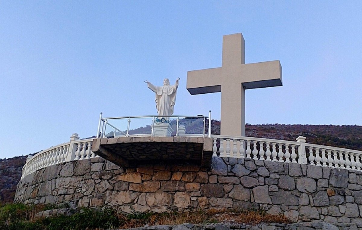 Колашин, Подгорица, Петровац. Памятник Христу. Черногория - Колашин, Подгорица, Петровац. Фото №16